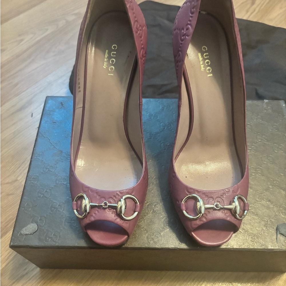 Gucci Women's Mauve Peep-Toe Heels